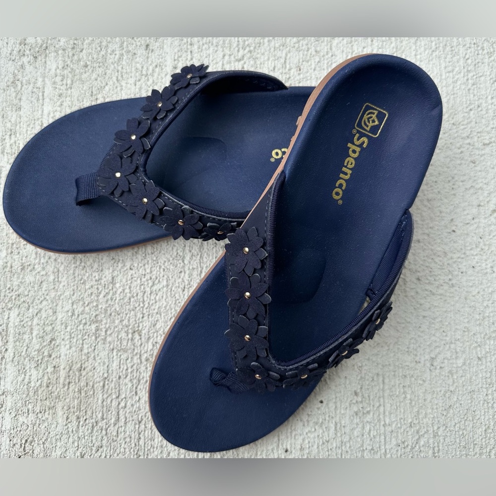 Spenco Women's Navy Floral Sandals